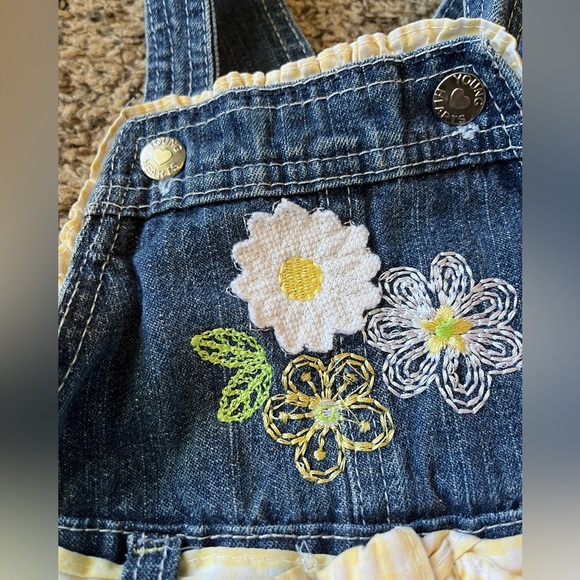 Young Hearts size 2T denim overalls. Yellow checkered bow and flowers. - Picture 4 of 5